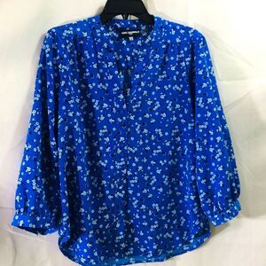 Karl Lagerfeld Paris Blue Floral Blouse Size M Button Front 3/4 Sleeve